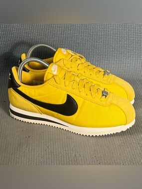 Nike Women's Cortez 'Vivid Sulfur' Sneakers DZ2795-700 Size 7.5 NEW